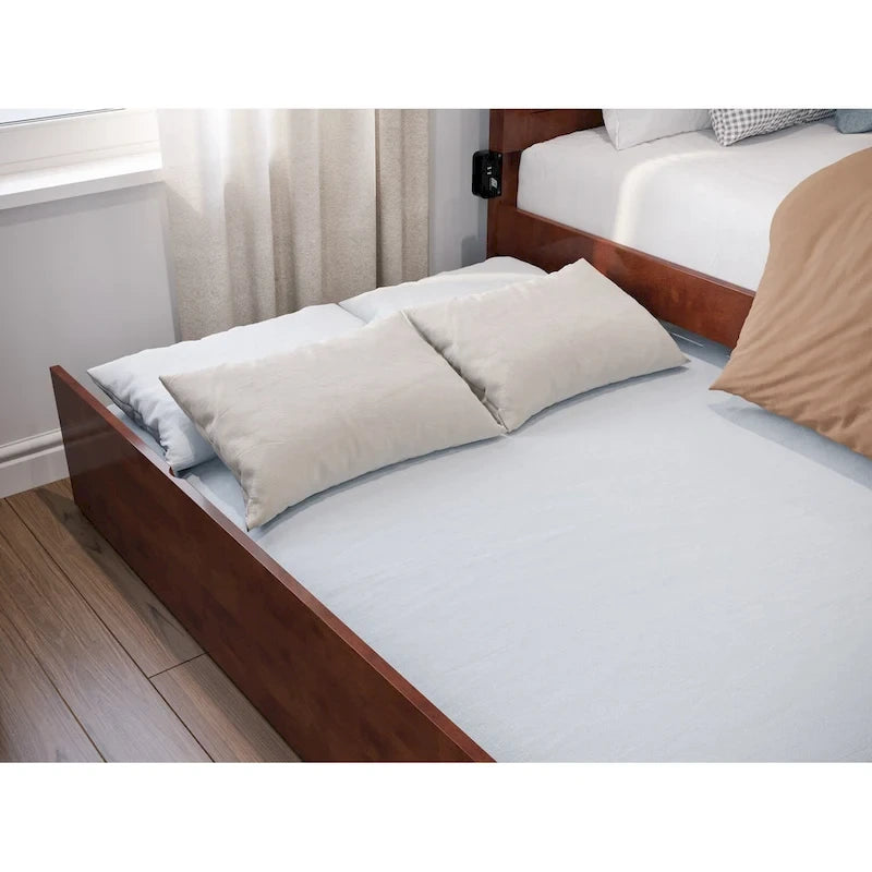 Lit plateforme double avec pied de lit assorti et lit gigogne double