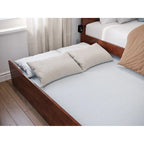 Lit plateforme double avec pied de lit assorti et lit gigogne double